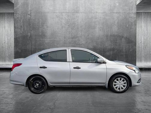 2017 Nissan Versa 1.6 S+