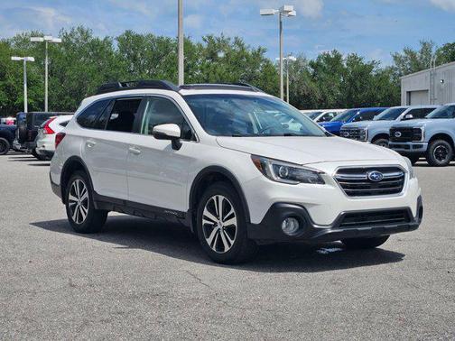 Crystal White Pearl 2019 Subaru Outback 3.6R Limited