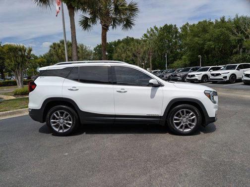 Summit White 2022 GMC Terrain SLT