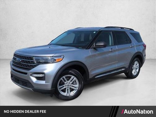 Iconic Silver Metallic 2024 Ford Explorer XLT