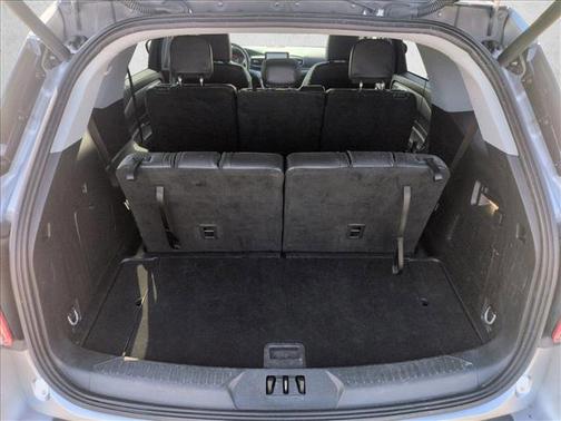 Iconic Silver Metallic 2024 Ford Explorer XLT