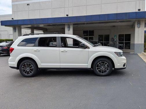Vice White 2019 Dodge Journey SE