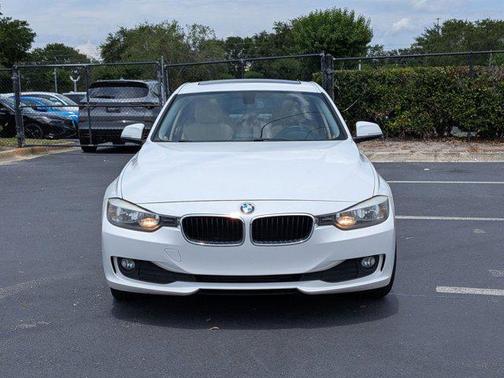 White 2015 BMW 320 i