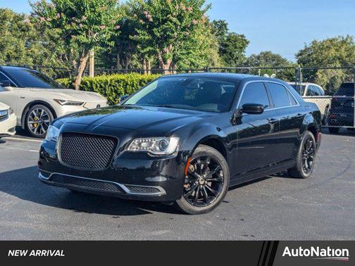 2018 Chrysler 300 Touring
