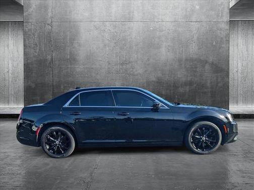 2018 Chrysler 300 Touring