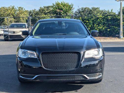 2018 Chrysler 300 Touring