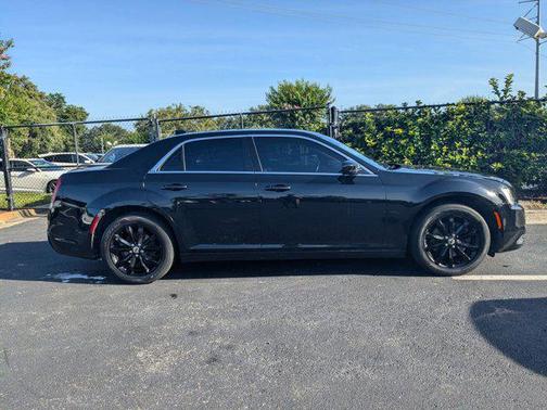 2018 Chrysler 300 Touring