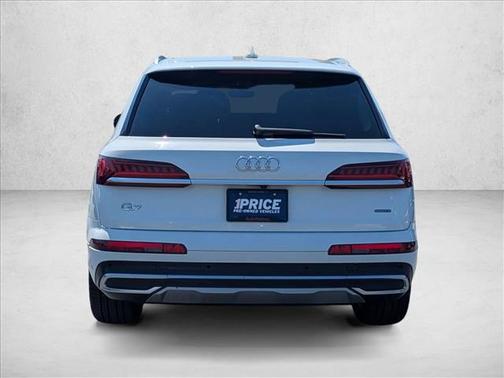 2021 Audi Q7 45 Premium