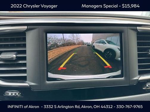 2022 Chrysler Voyager LX