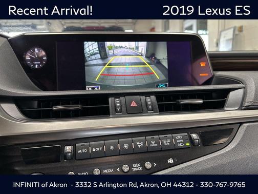 2019 Lexus ES 300h Luxury