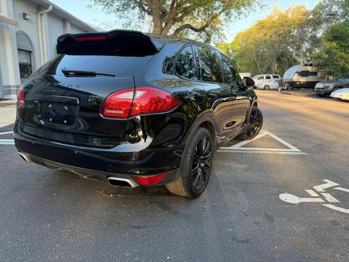 Black 2014 Porsche Cayenne Cayenne