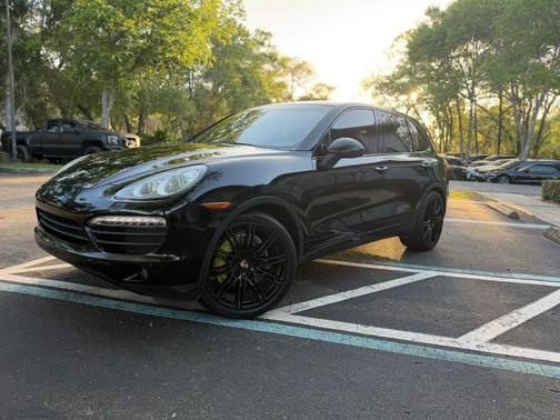 Black 2014 Porsche Cayenne Cayenne