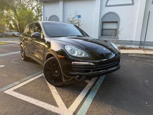 Black 2014 Porsche Cayenne Cayenne