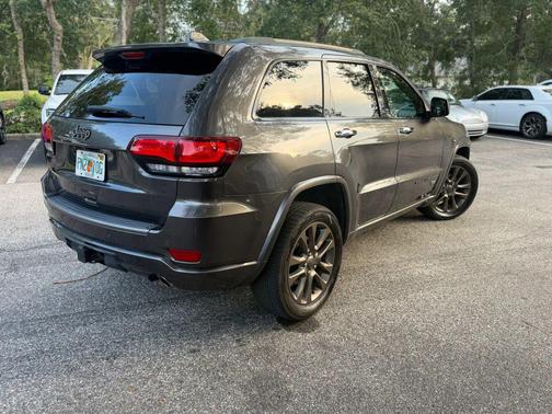 Diamond Black Crystal Pearlcoat 2017 Jeep Grand Cherokee Limited