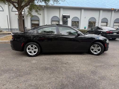 2016 Dodge Charger SE