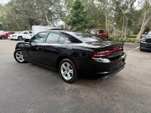 2016 Dodge Charger SE