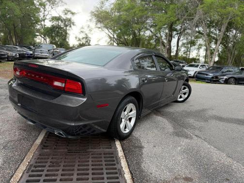 Granite Crystal Metallic Clearcoat 2013 Dodge Charger SE