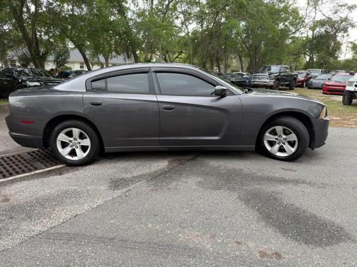 Granite Crystal Metallic Clearcoat 2013 Dodge Charger SE