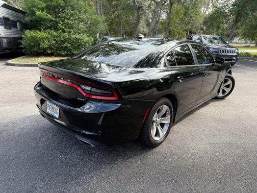 2016 Dodge Charger SXT
