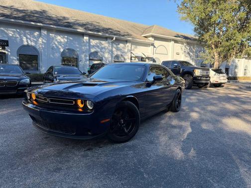 2017 Dodge Challenger SXT