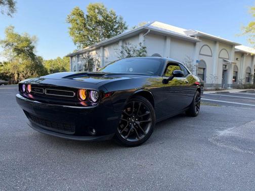 Pitch Black Clearcoat 2015 Dodge Challenger SXT Plus