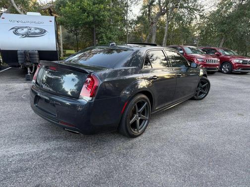 2018 Chrysler 300 S