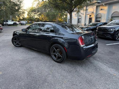 2018 Chrysler 300 S