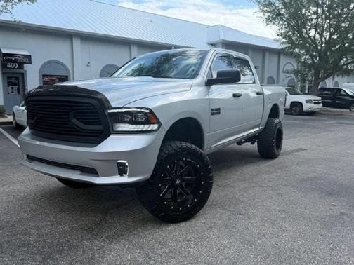 Bright Silver Metallic Clearcoat 2017 RAM 1500 Express