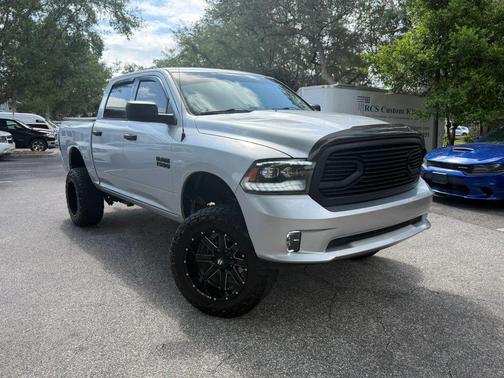 Bright Silver Metallic Clearcoat 2017 RAM 1500 Express