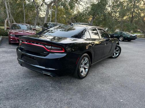 2017 Dodge Charger SXT