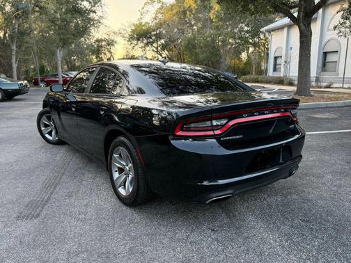 2017 Dodge Charger SXT