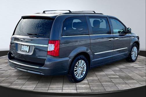 2015 Chrysler Town & Country Touring-L