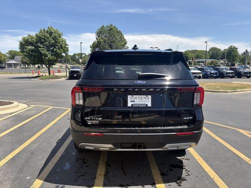 AGATE BLACK METALLIC 2026 Ford Explorer Active (200A)