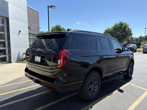 AGATE BLACK METALLIC 2026 Ford Expedition Tremor