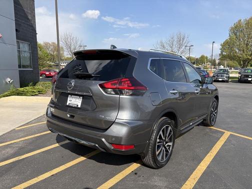 Gun Metallic 2020 Nissan Rogue SL