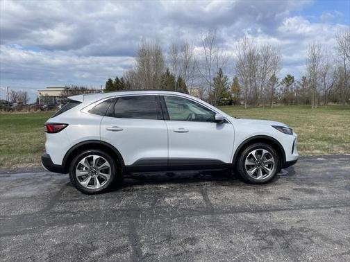 2025 Ford Escape Platinum