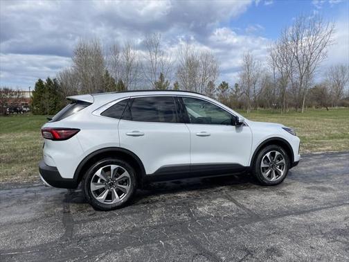 2025 Ford Escape Platinum