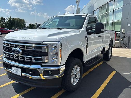 Oxford White 2026 Ford F-250 XLT