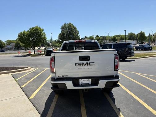 Summit White 2022 GMC Canyon Elevation
