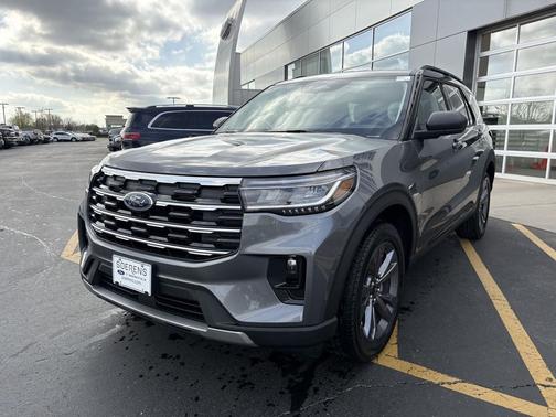 CARBONIZED GRAY METALLIC 2026 Ford Explorer Active