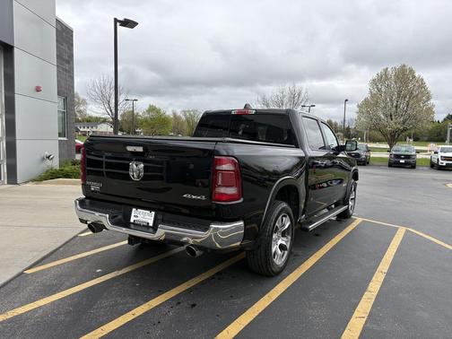 Diamond Black Crystal Pearlcoat 2020 RAM 1500 Laramie