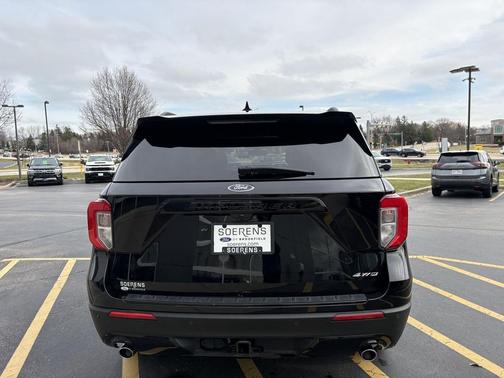 AGATE BLACK METALLIC 2022 Ford Explorer ST-Line