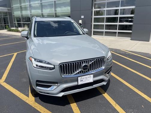 2024 Volvo XC90 B6 Plus Bright Theme 7-Seater