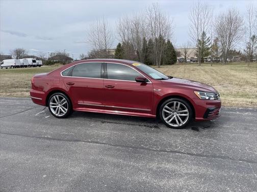2017 Volkswagen Passat 1.8T R-Line w/Comfort