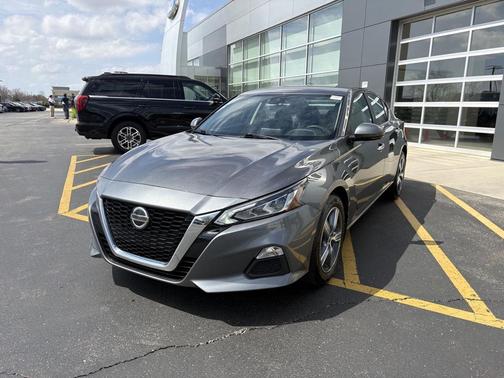 Gun Metallic 2021 Nissan Altima 2.5 SE
