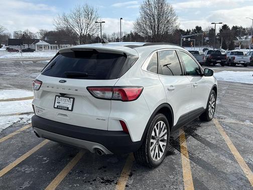 2022 Ford Escape Titanium