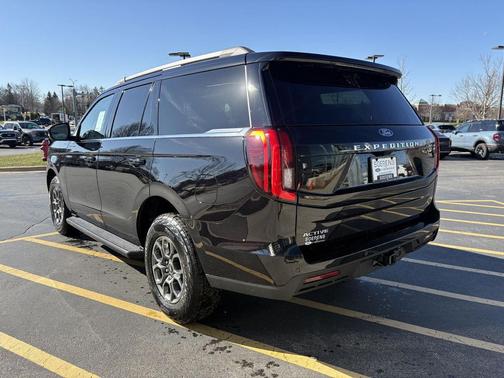 Agate Black Metallic 2026 Ford Expedition Active