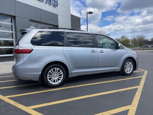 2015 Toyota Sienna XLE
