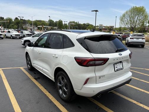 STAR WHITE METALLIC TRI-COAT 2023 Ford Escape ST-Line