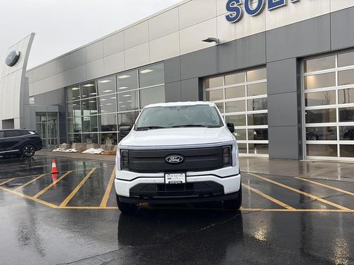 2025 Ford F-150 Lightning Flash